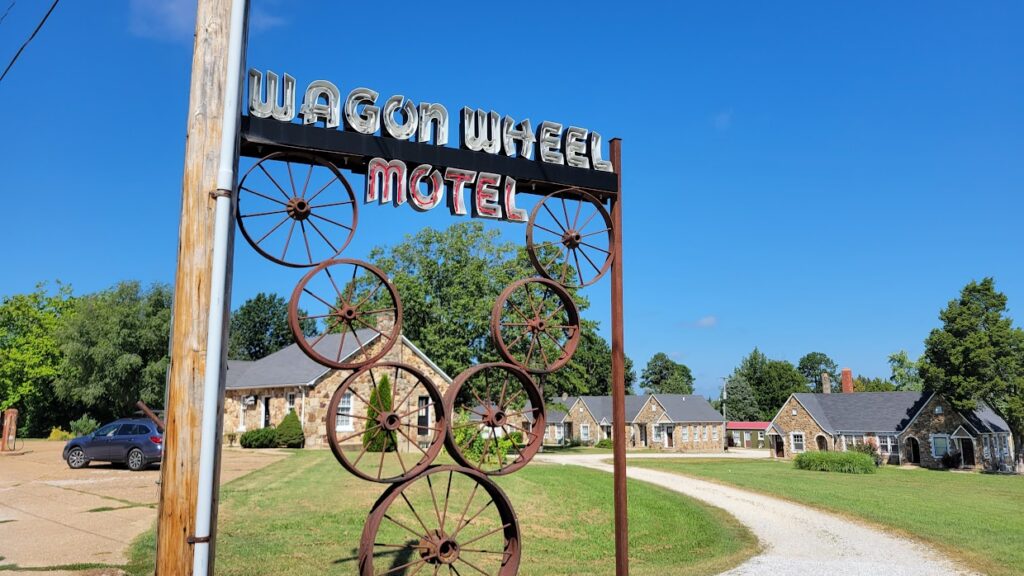 Wagon Wheel Motel sign